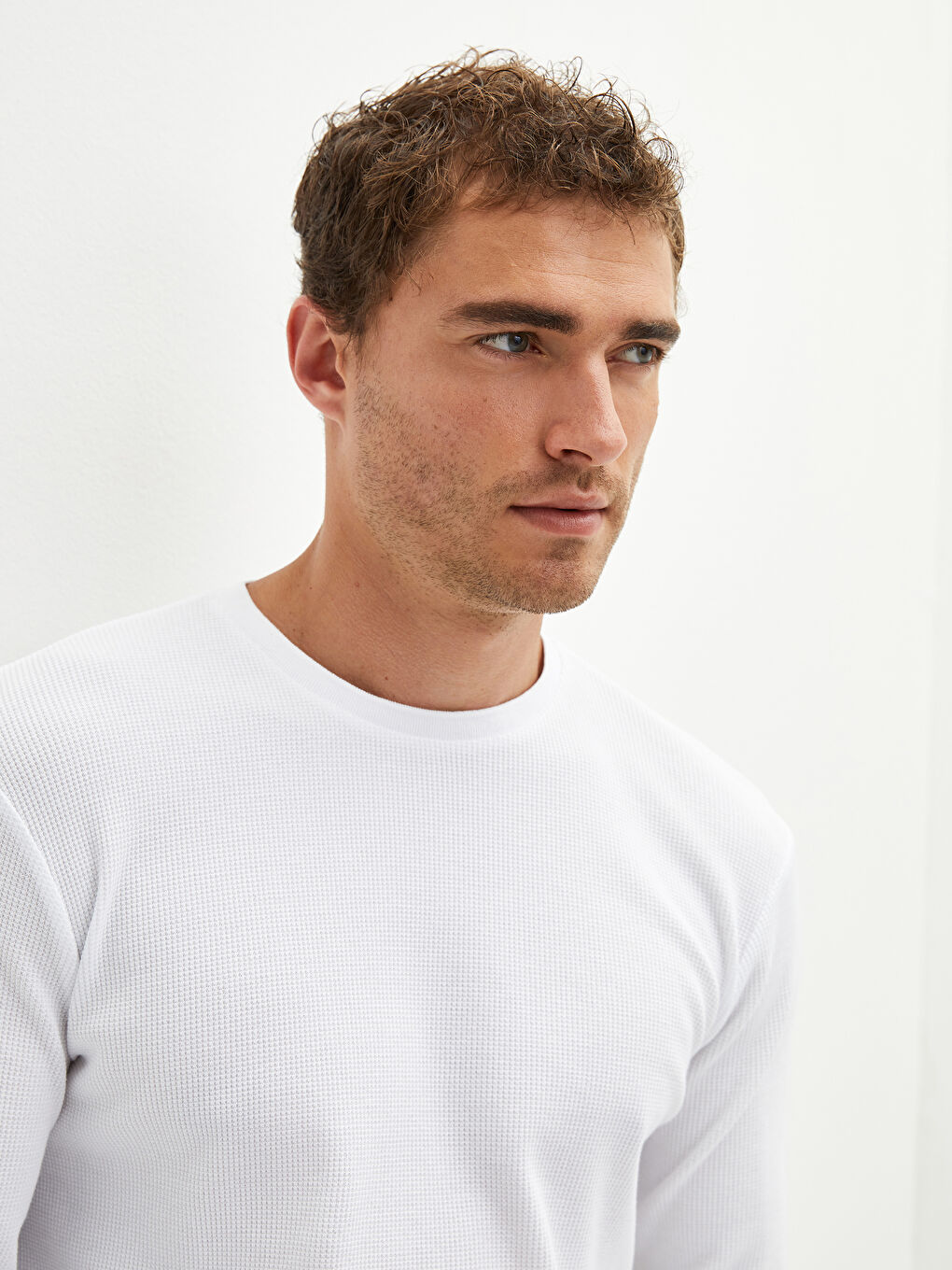 Beyaz Bisiklet Yaka Uzun Kollu Erkek Sweatshirt-3