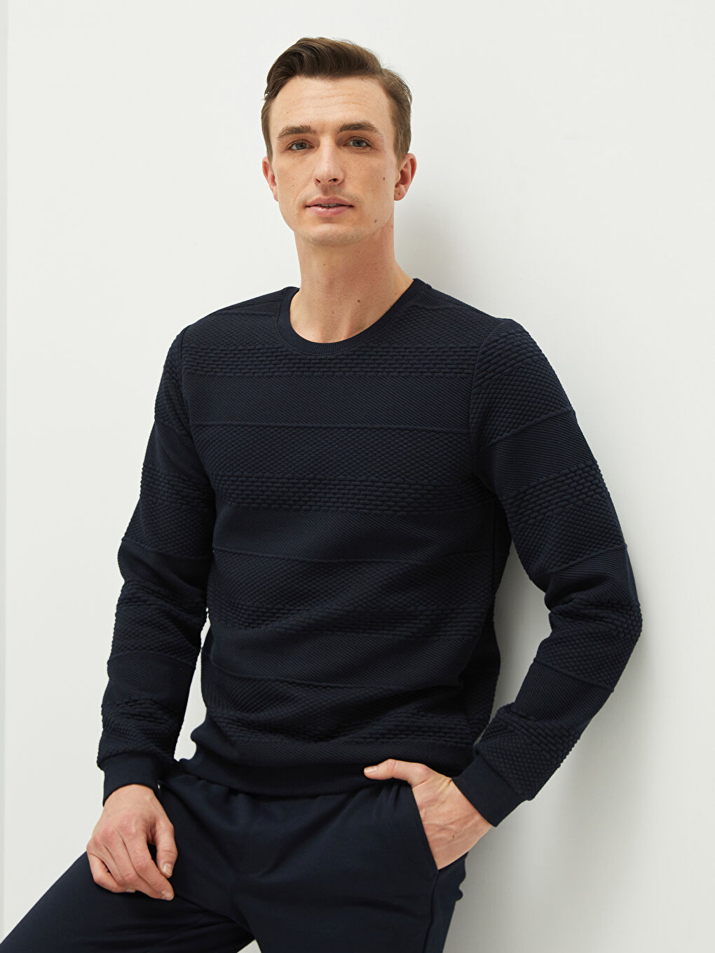 Мужская толстовка с круглым вырезом и длинными рукавами-1