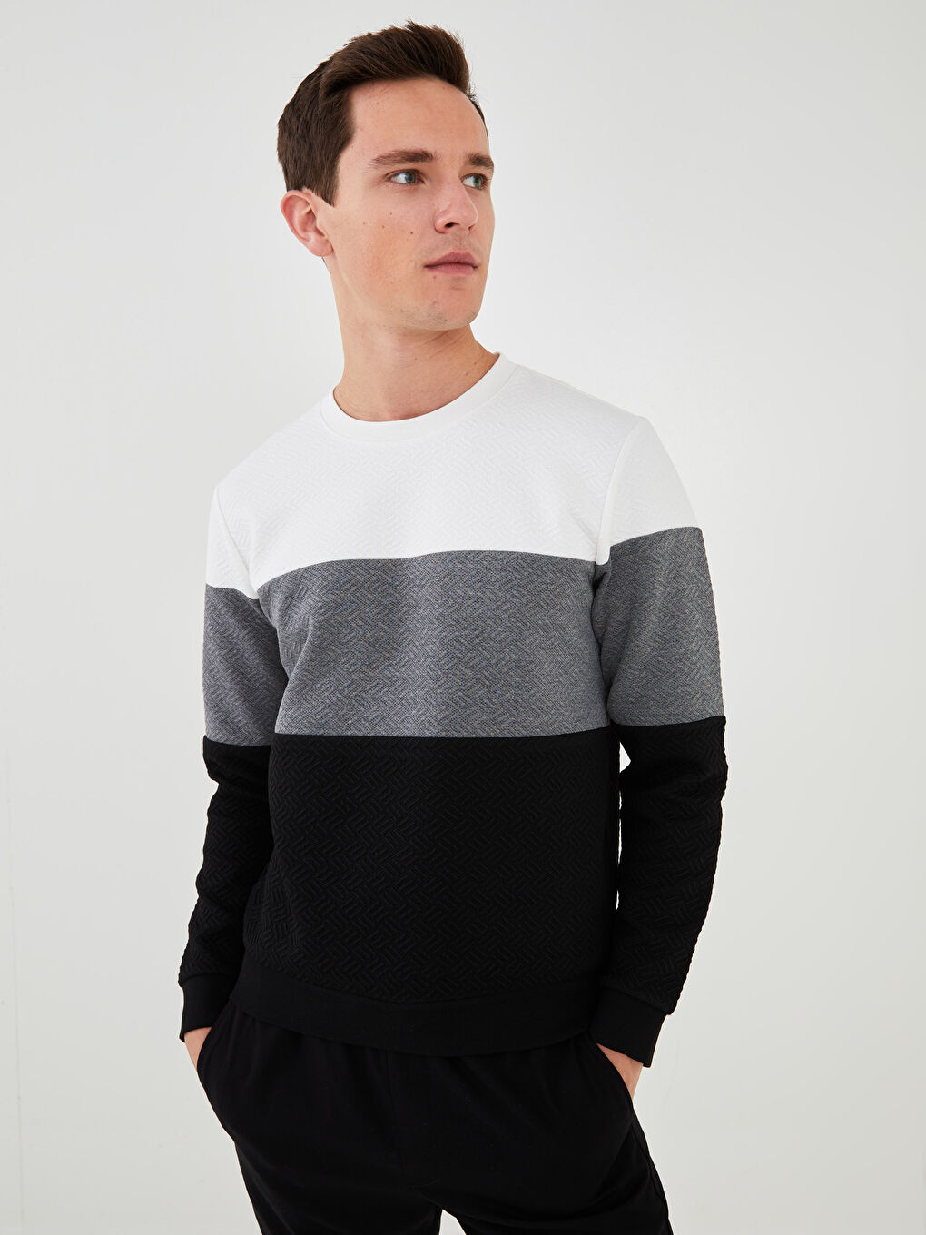 Gri Bisiklet Yaka Uzun Kollu Renk Bloklu Erkek Sweatshirt-1