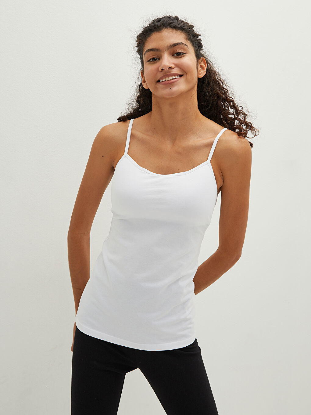 Beyaz U Yaka Düz Askılı Kadın Kuplu Atlet-1