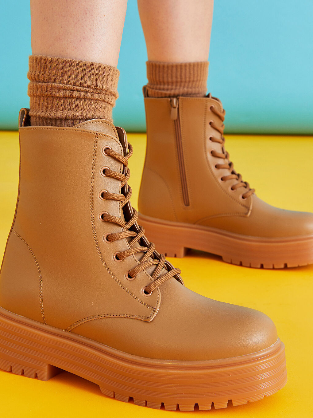 Ботуши за жени с връзки и дебела подметка от изкуствена кожа-1