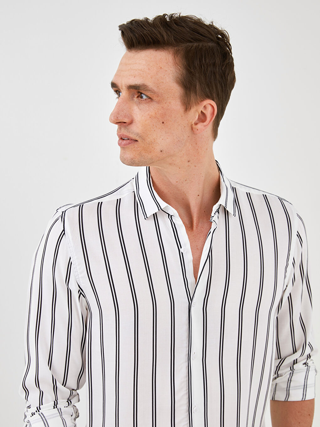 Beyaz Slim Fit Uzun Kollu Çizgili Viskon Erkek Gömlek-1