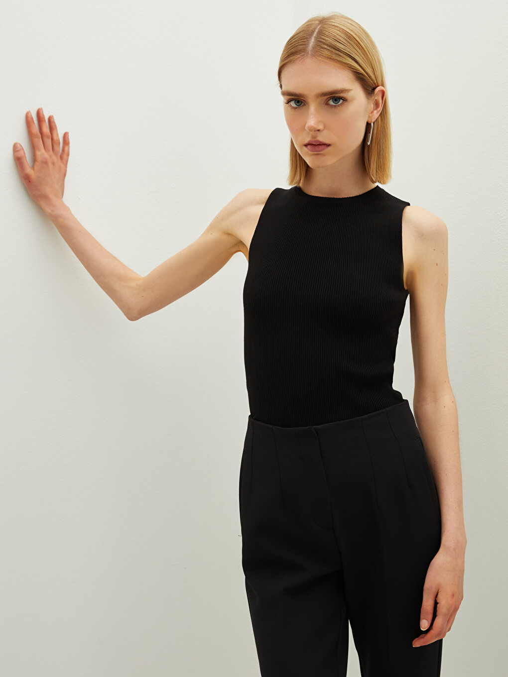 Women's Crew Neck Plain Sleeveless Knitwear Sweater