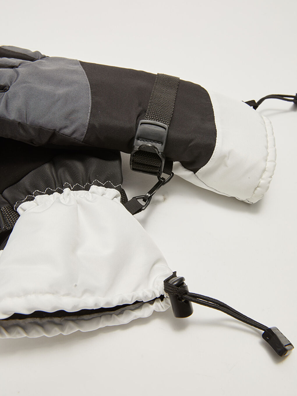 Siyah Renk Bloklu Kadın Kar Eldiveni-1