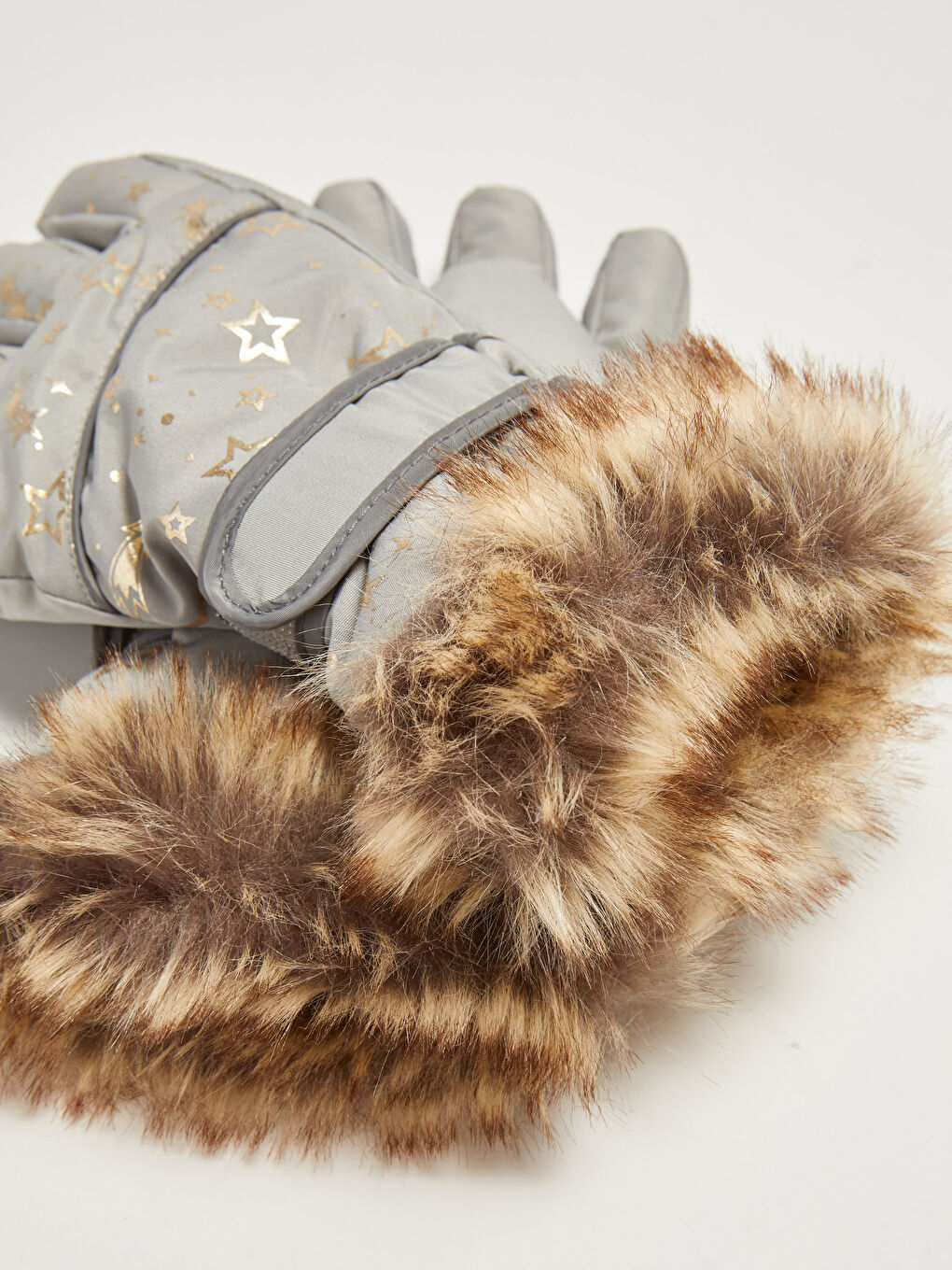 LC Waikiki Girl's Sparkling Star Printed Plush Detailed Snow Gloves -W13486Z4-998