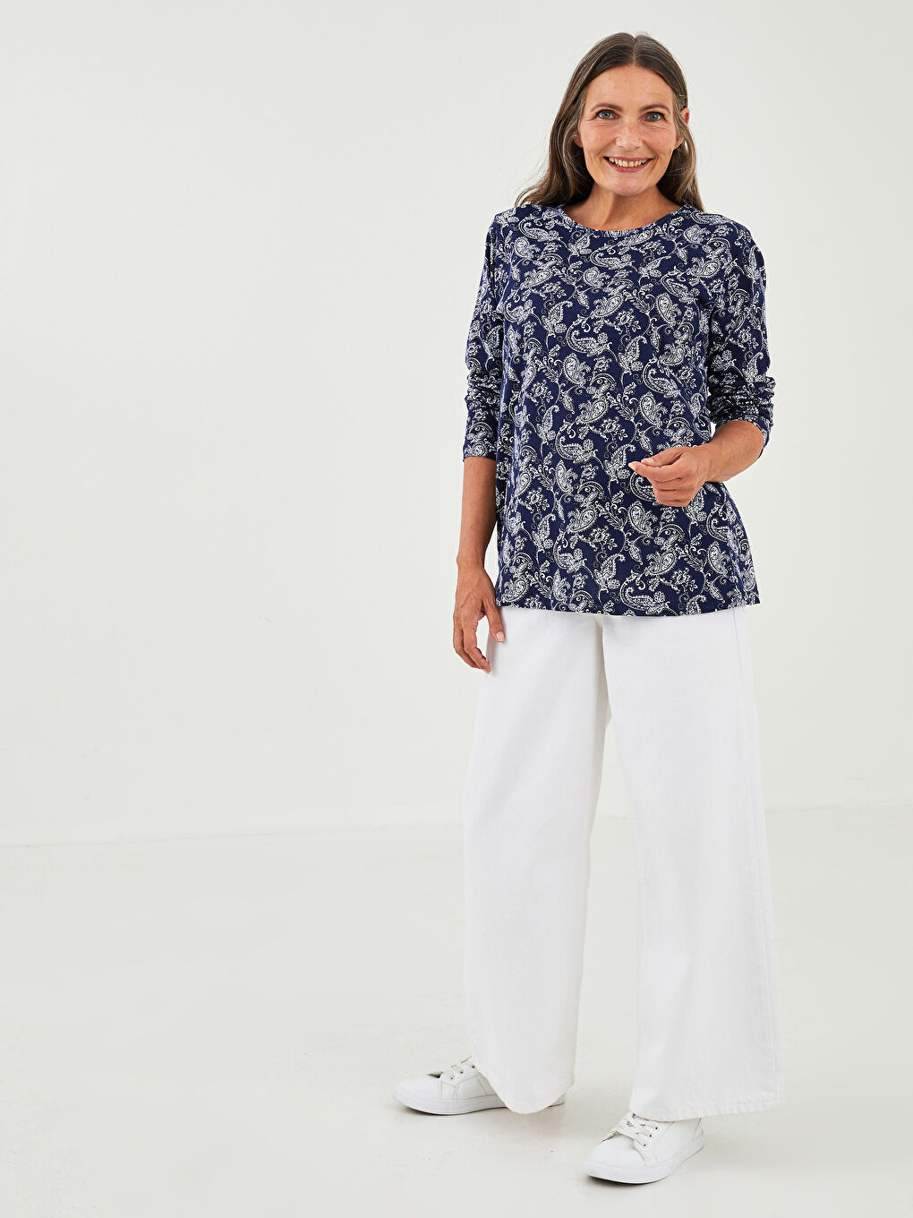 Тениска с кръгло деколте, шарки и дълъг ръкав за жени-3