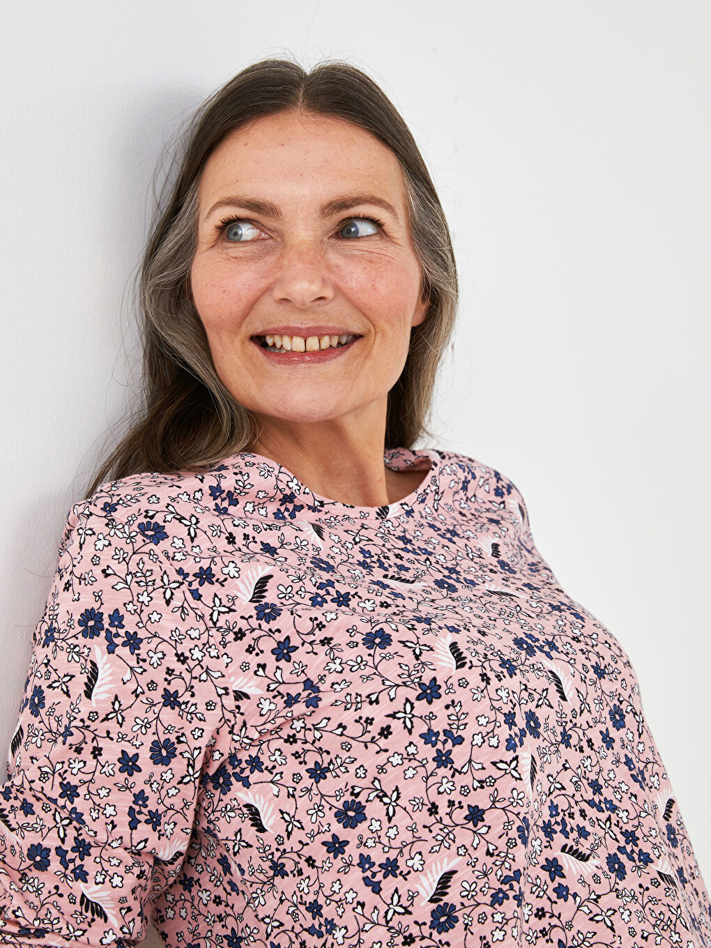 Pembe Bisiklet Yaka Çiçekli Uzun Kollu Kadın Tişört-2