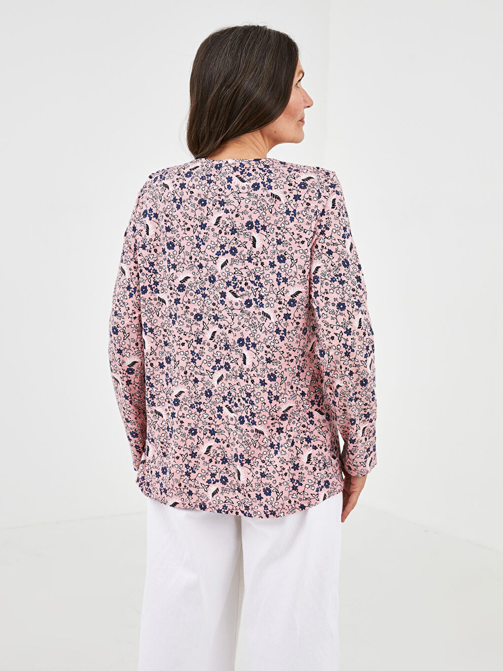 Pembe Bisiklet Yaka Çiçekli Uzun Kollu Kadın Tişört-4