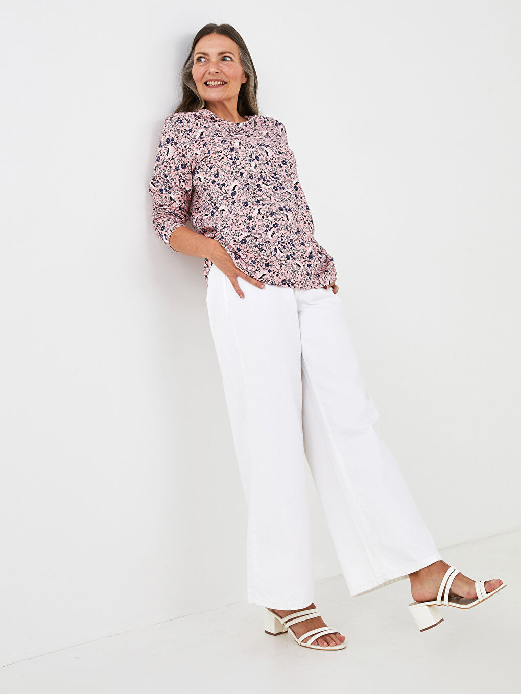 Pembe Bisiklet Yaka Çiçekli Uzun Kollu Kadın Tişört