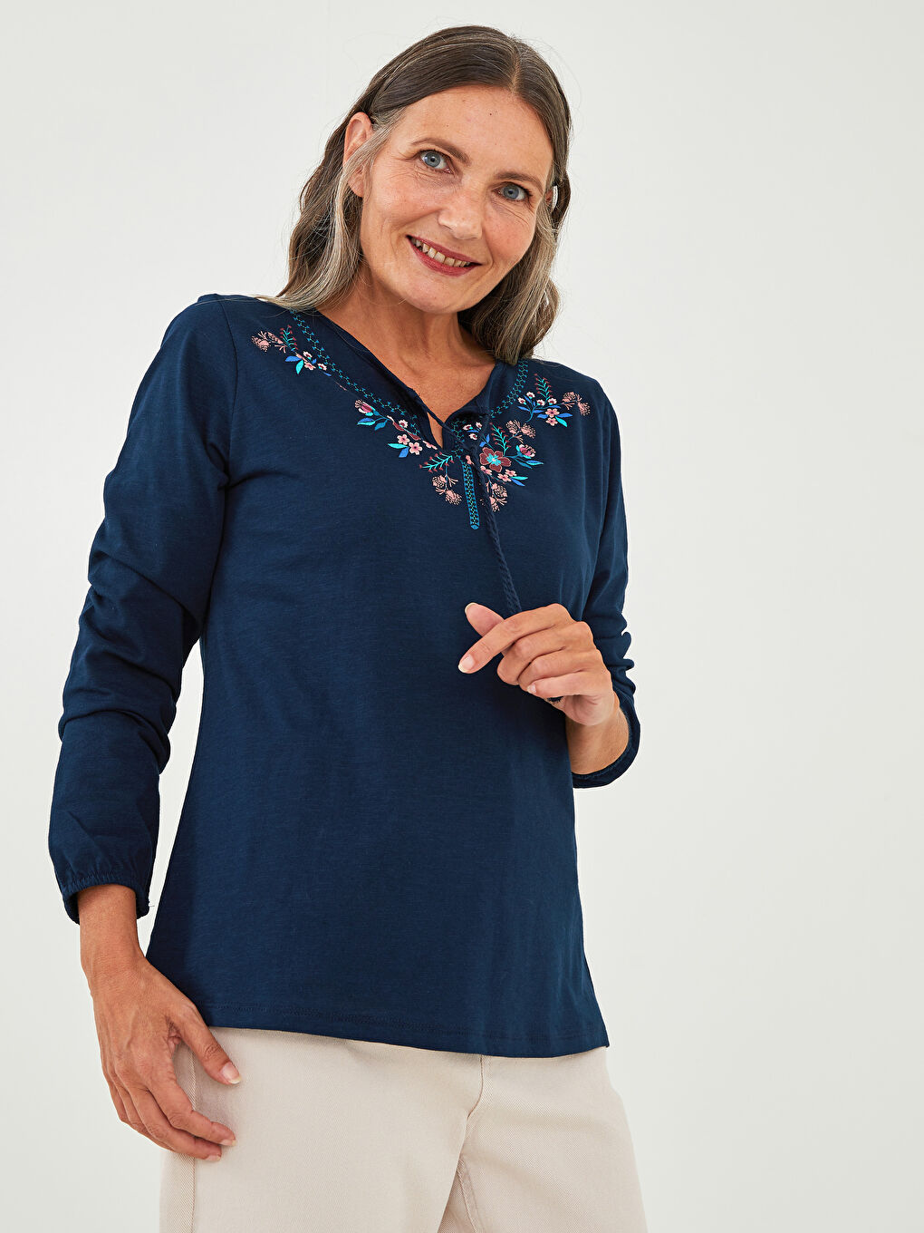 بلوزة كم طويل مُزهر ياقة مربوطة قطن للسيدات-2