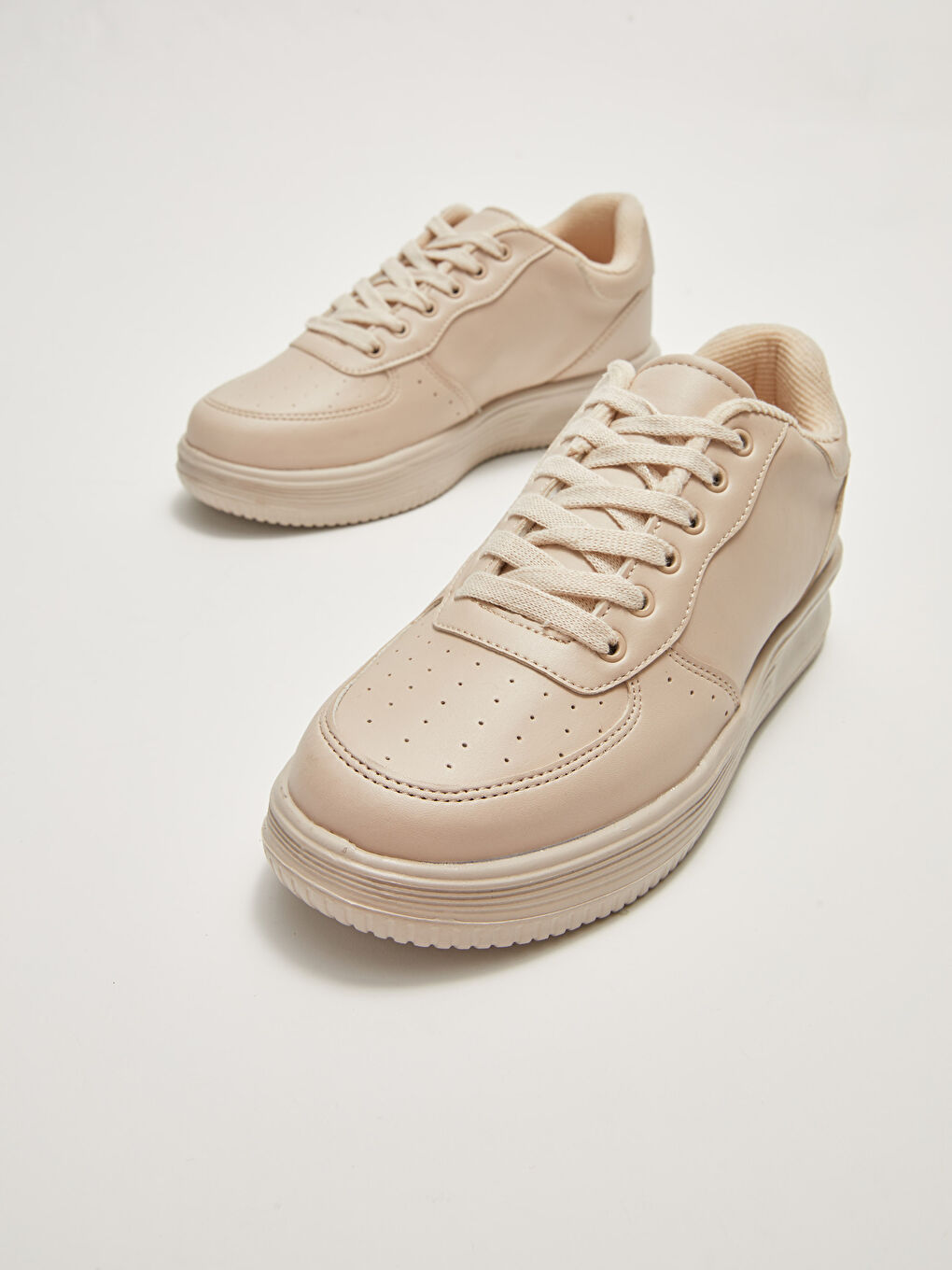 Bej Deri Görünümlü Kalın Taban Bağcıklı Kadın Spor Ayakkabı-2