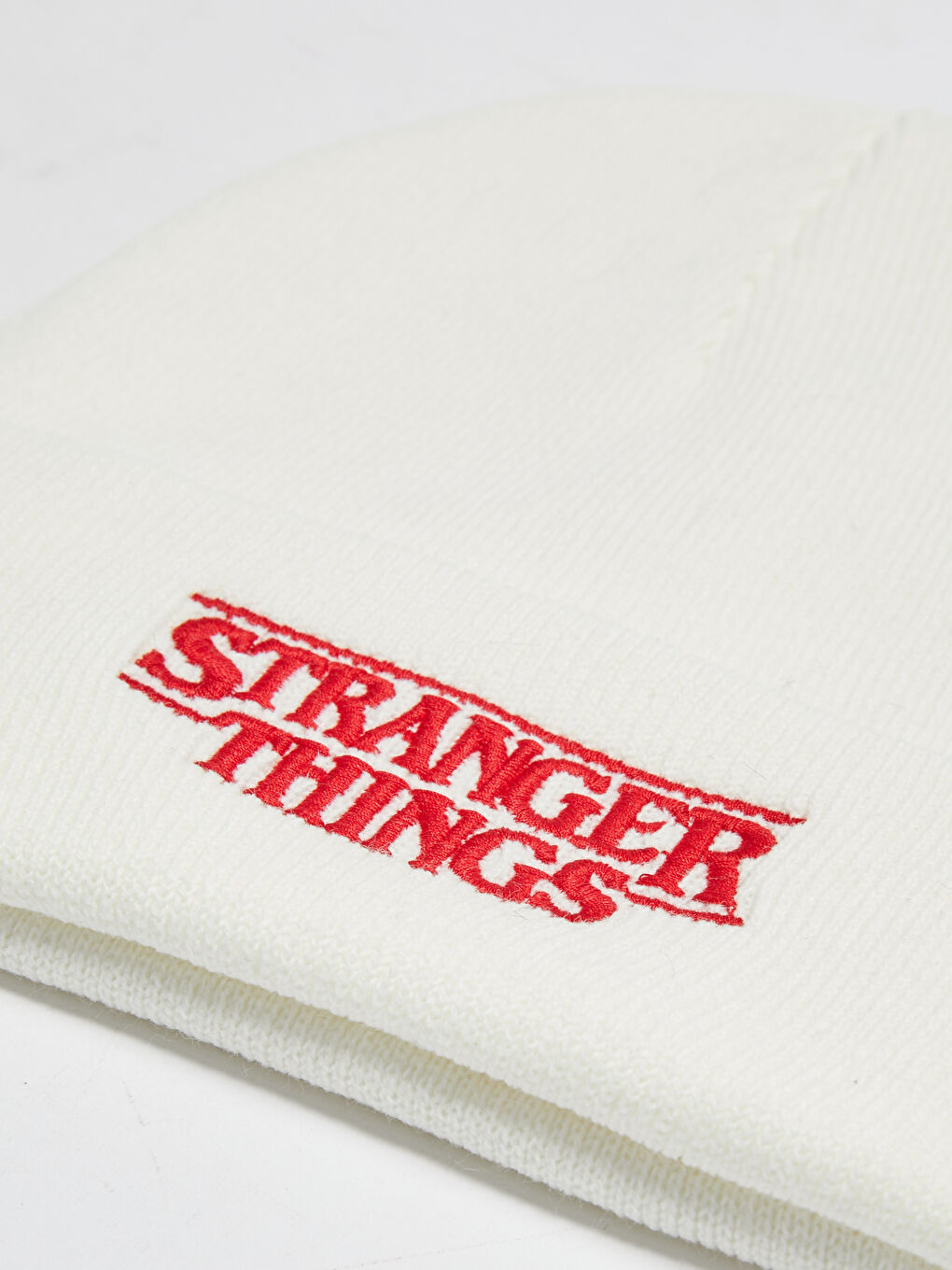 Ekru Stranger Things İşlemeli Triko Kadın Bere-1