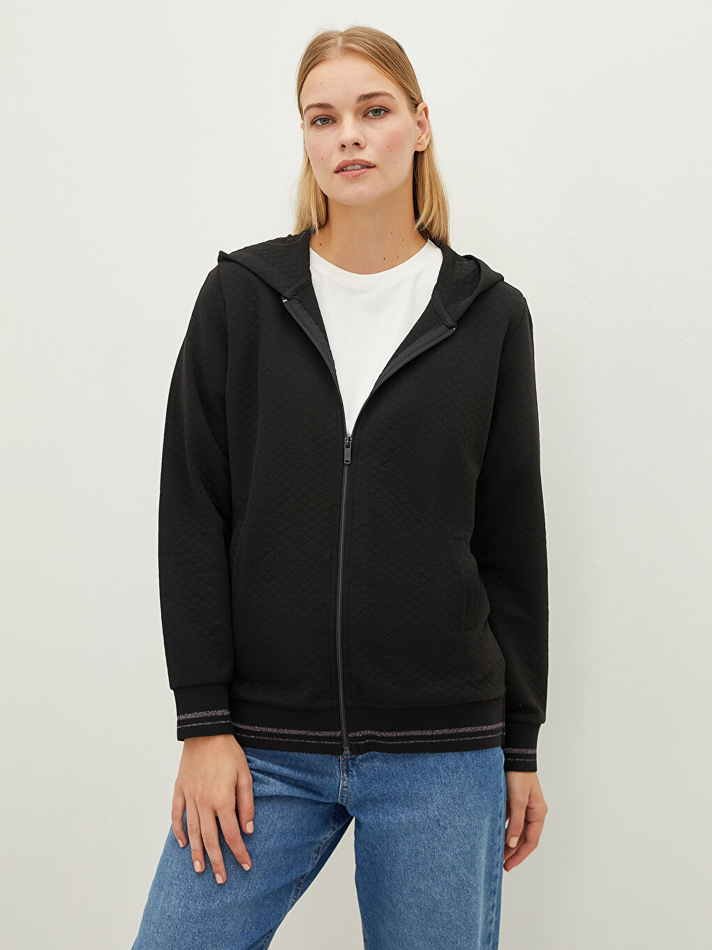 Siyah Kapüşonlu Kendinden Desenli Uzun Kollu Kadın Spor Hırka