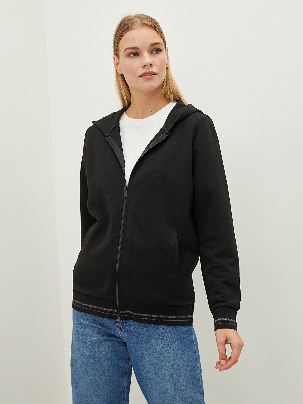 Siyah Kapüşonlu Kendinden Desenli Uzun Kollu Kadın Spor Hırka-2