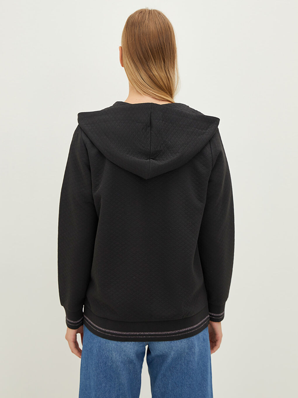 Siyah Kapüşonlu Kendinden Desenli Uzun Kollu Kadın Spor Hırka-4