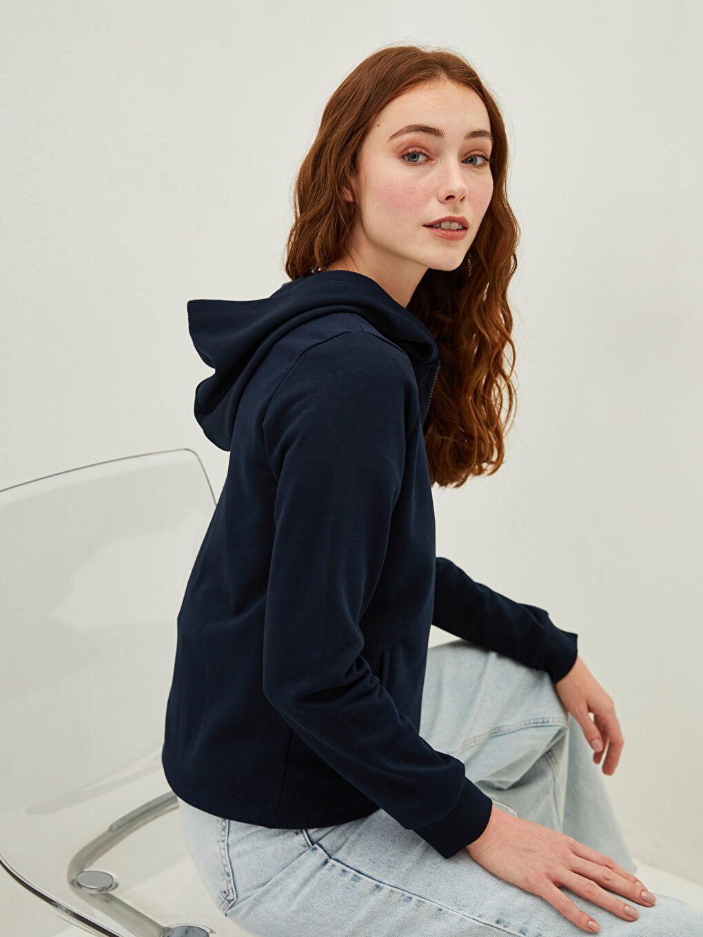 Lacivert Kapüşon Yaka Düz Önden Fermuarlı Uzun Kollu Kadın Hırka-2