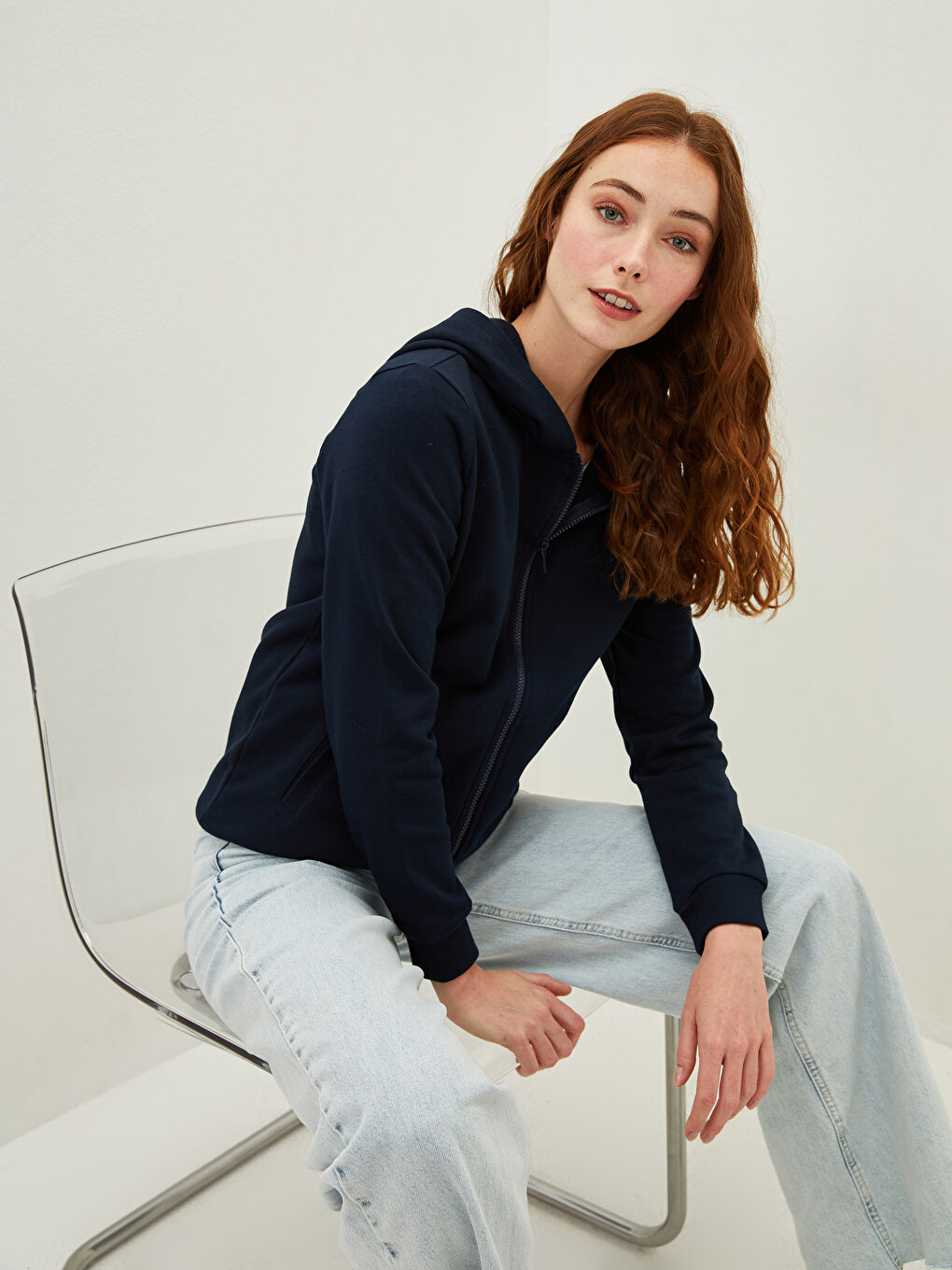 Lacivert Kapüşon Yaka Düz Önden Fermuarlı Uzun Kollu Kadın Hırka-3