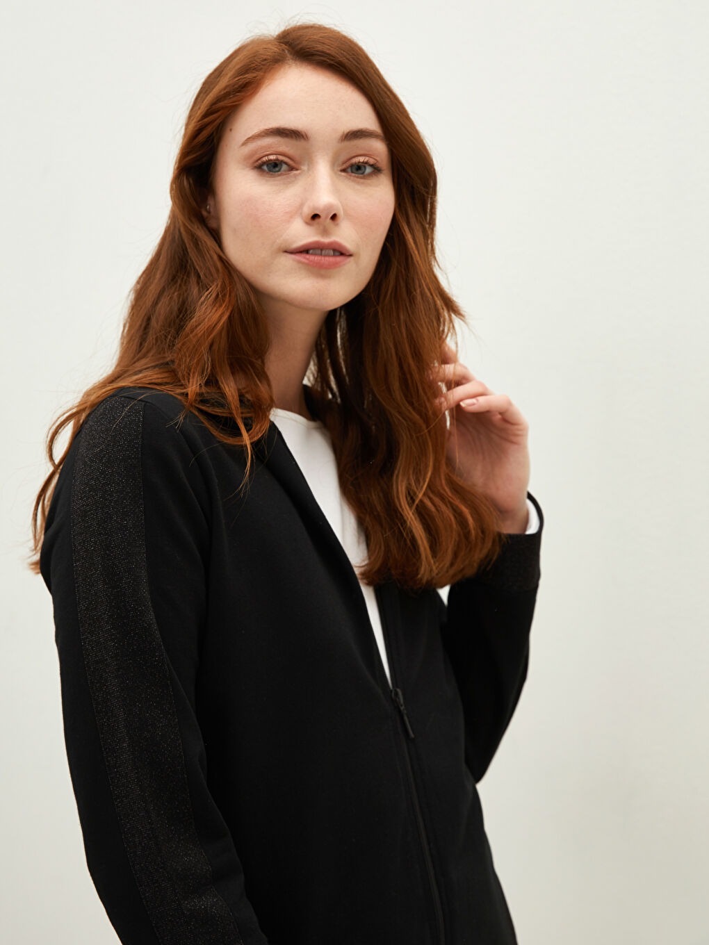 Siyah Kapüşon Yaka Sim Detaylı Cepli Uzun Kollu Kadın Hırka-3