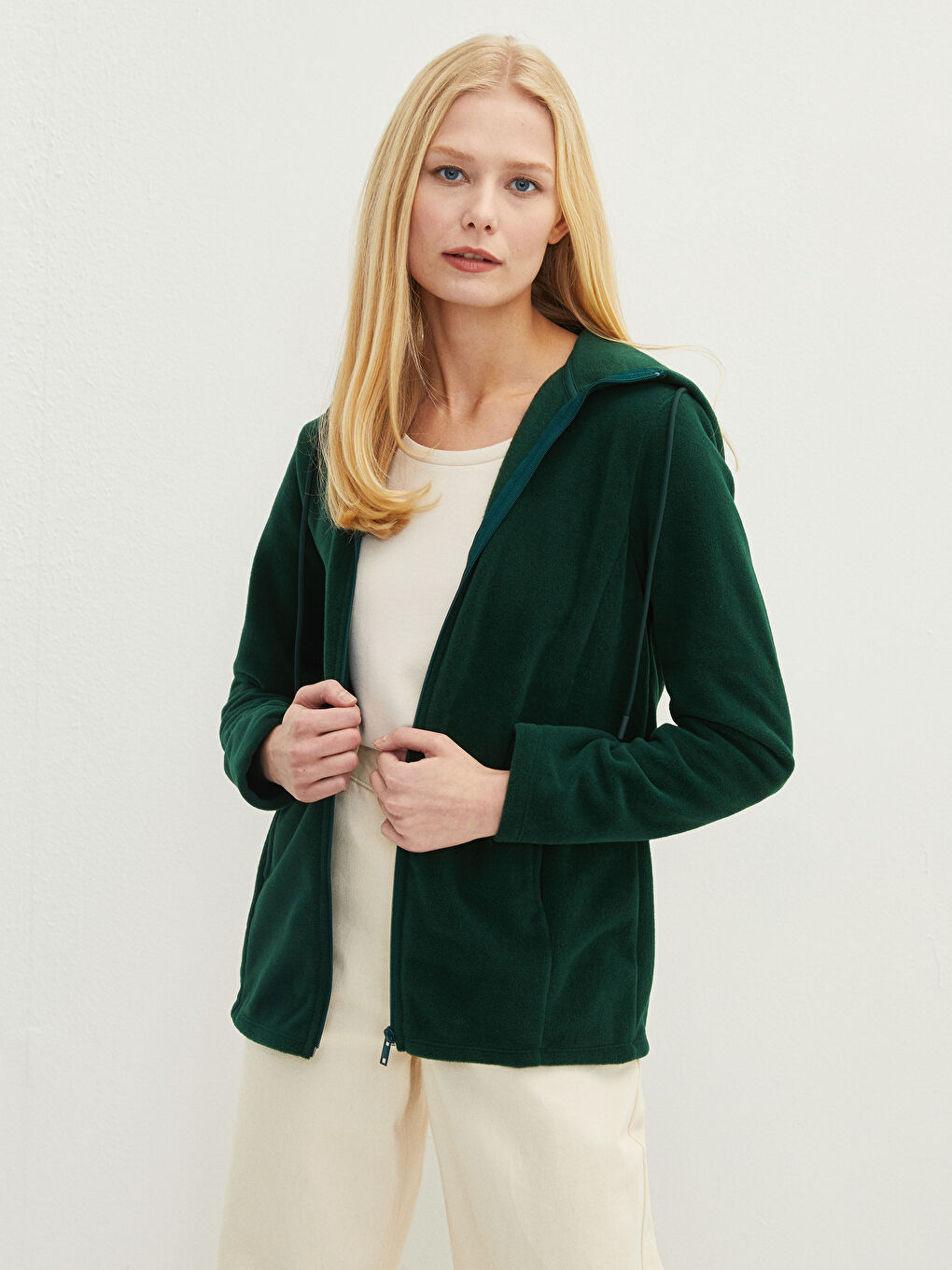 Yeşil Kapüşonlu Düz Cep Detaylı Uzun Kollu Polar Kadın Spor Hırka-1