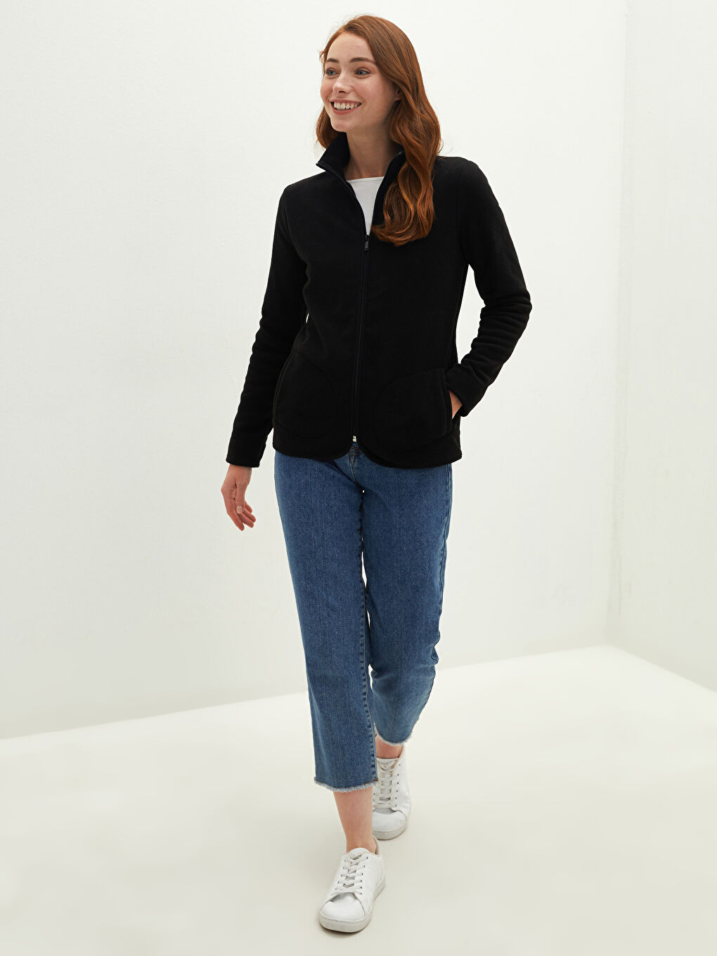 Siyah Dik Yaka Düz Cep Detaylı Uzun Kollu Polar Kumaş Kadın Hırka-2