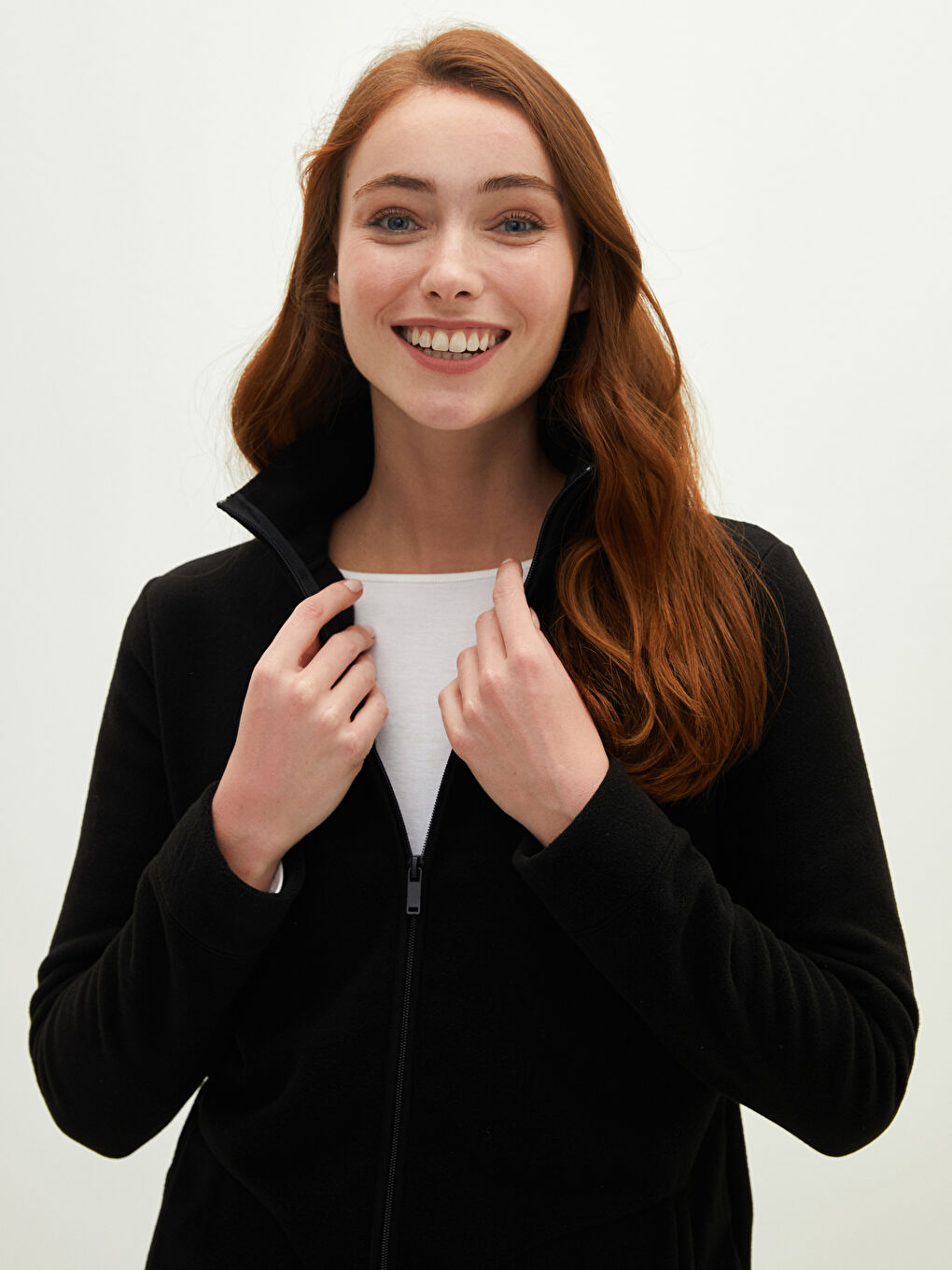 Siyah Dik Yaka Düz Cep Detaylı Uzun Kollu Polar Kumaş Kadın Hırka-3