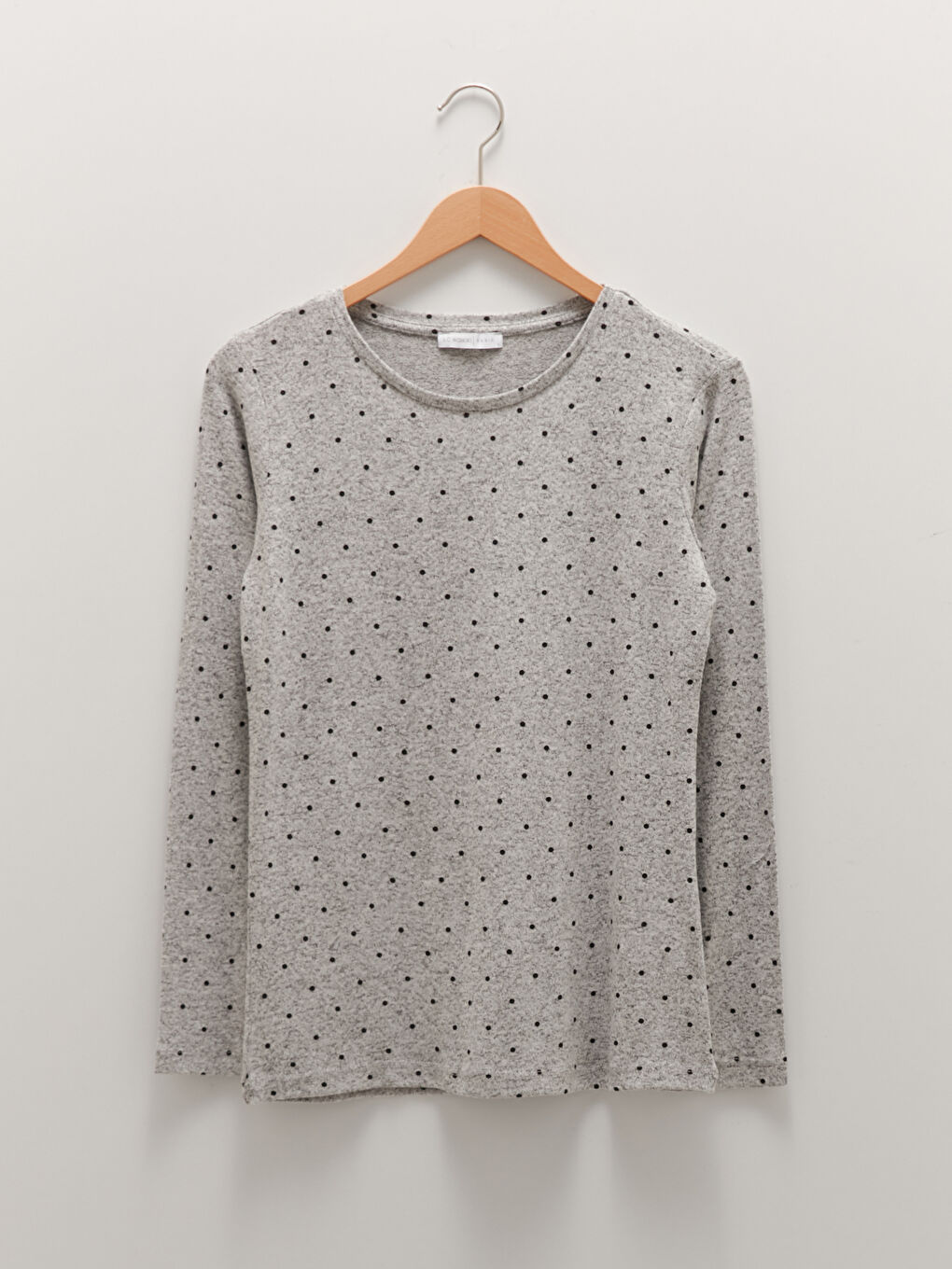 Siyah Bisiklet Yaka Puantiyeli Uzun Kollu Kadın Tişört-5