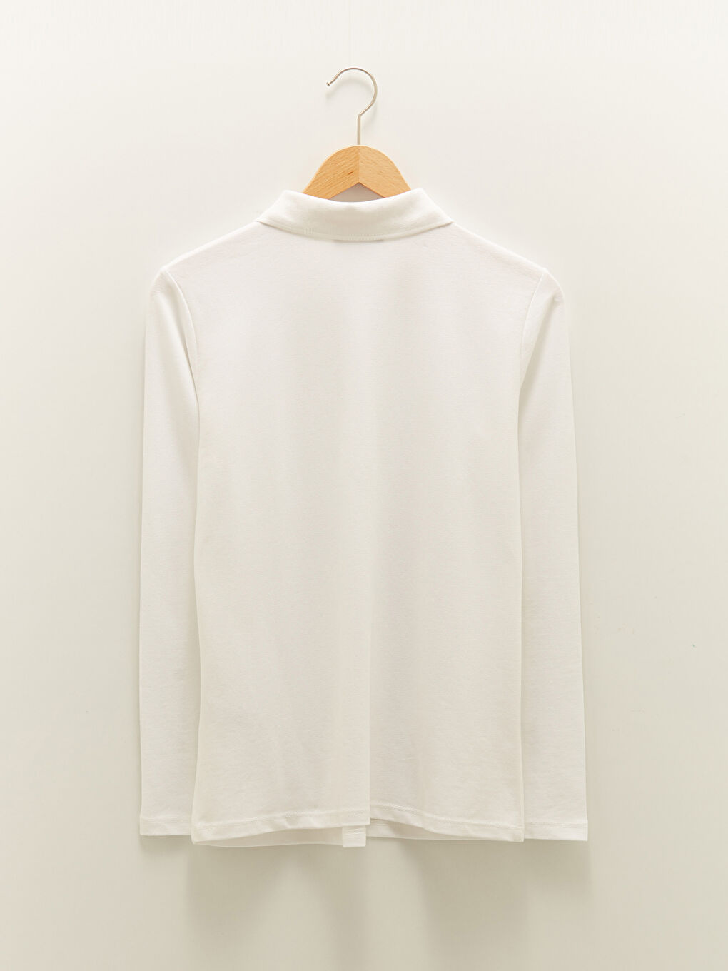 Beyaz Polo Yaka Düz Uzun Kollu Pike Kumaş Kadın Tişört-6