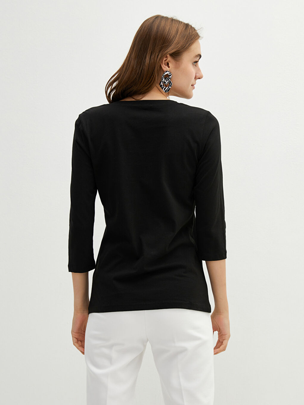 بلوزة قطن سادة بياقة دائرية للسيدات-3