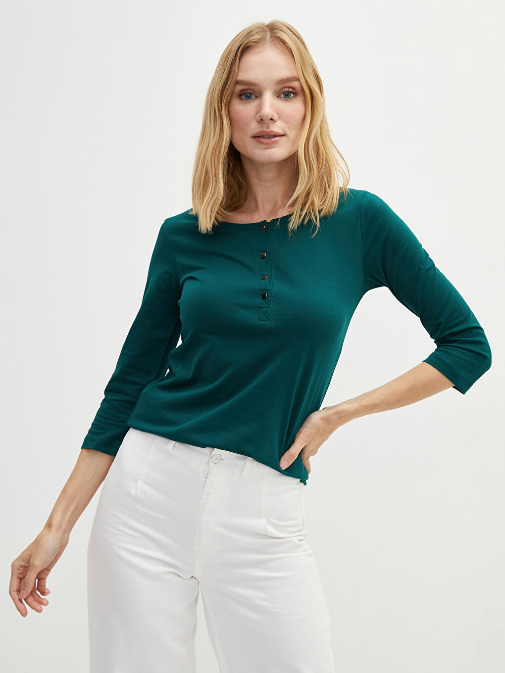 LC Waikiki LCW BASIC Ženska Pamučna Bluza Sa Okruglim Izrezom I Dugim Rukavima  -W13904Z8-HLW