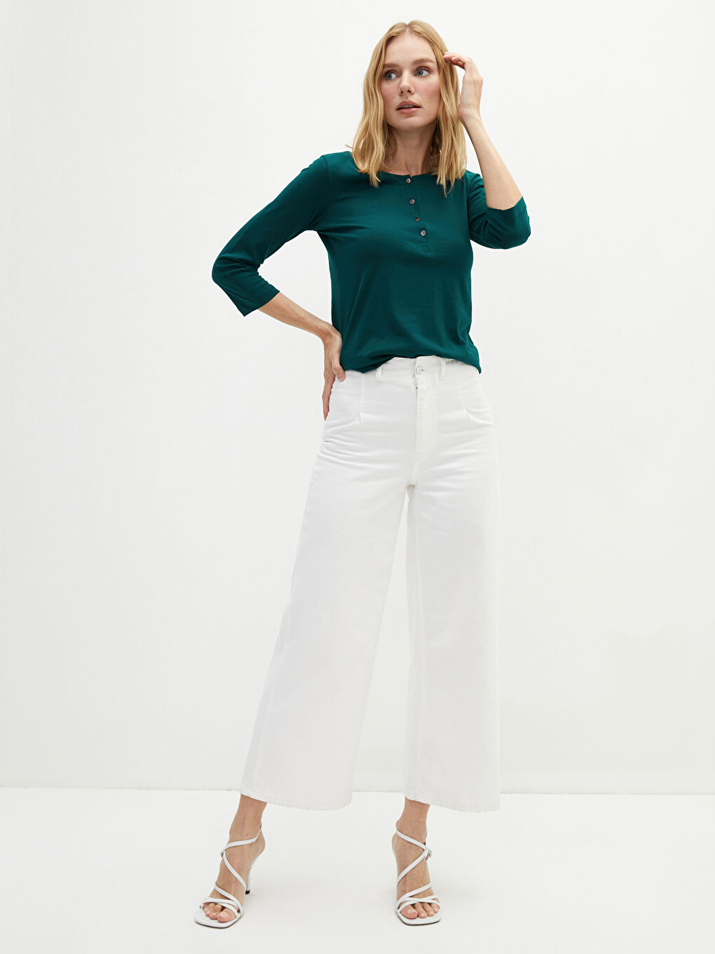 LC Waikiki LCW BASIC Ženska Pamučna Bluza Sa Okruglim Izrezom I Dugim Rukavima  -W13904Z8-HLW