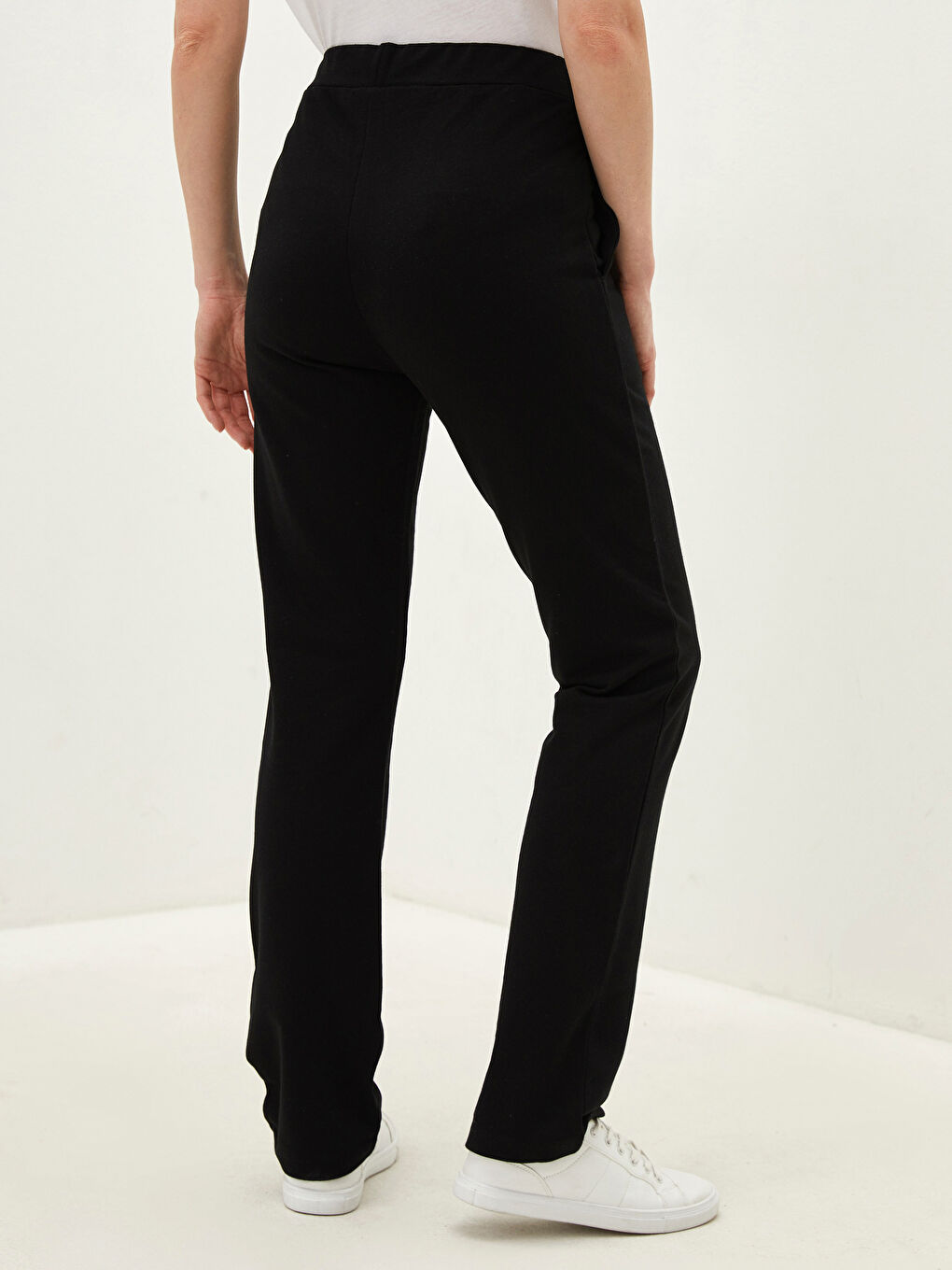 LCWAIKIKI Basic Elastic Waist Plain Pocket Detailed Cotton Women's Sweatpants -W13912Z8-CVL