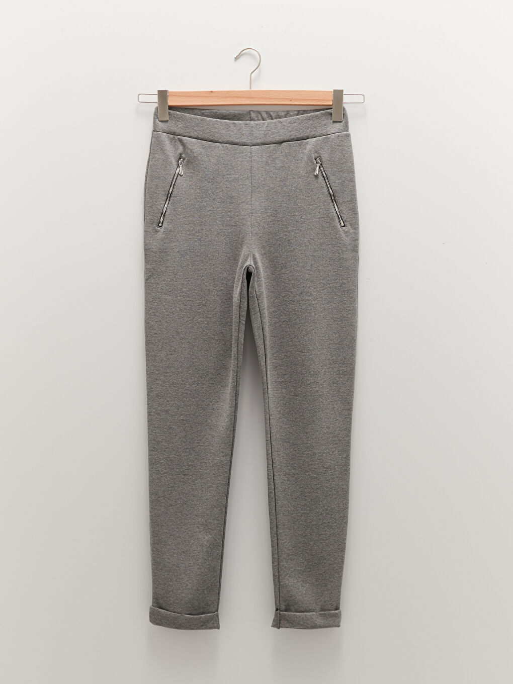 LCWAIKIKI Basic Elastic Waist Regular Pocket Detailed Women's Sweatpants -W13915Z8-D3A