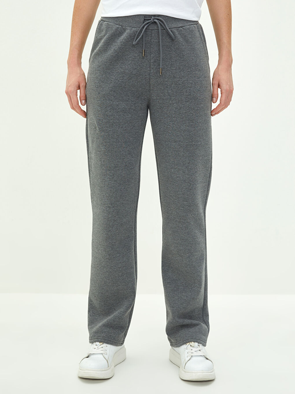 LCWAIKIKI Basic Jogginghose Für Damen Mit Elastischem Bund, Regulärer Passform Und Taschen -W13916Z8-D3A
