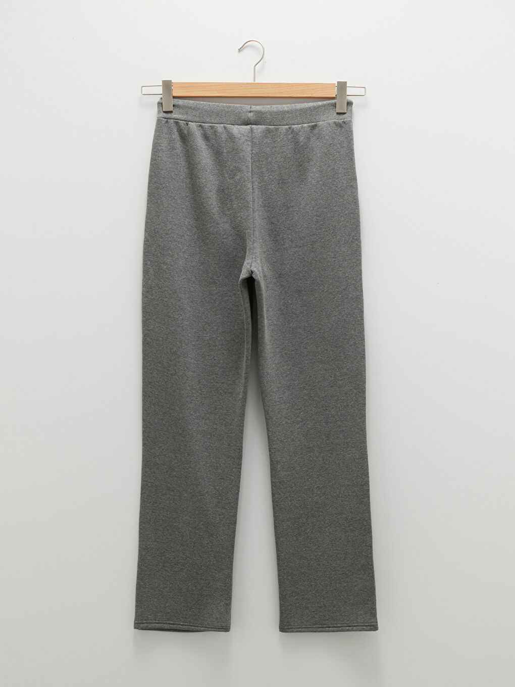 LCWAIKIKI Basic Jogginghose Für Damen Mit Elastischem Bund, Regulärer Passform Und Taschen -W13916Z8-D3A
