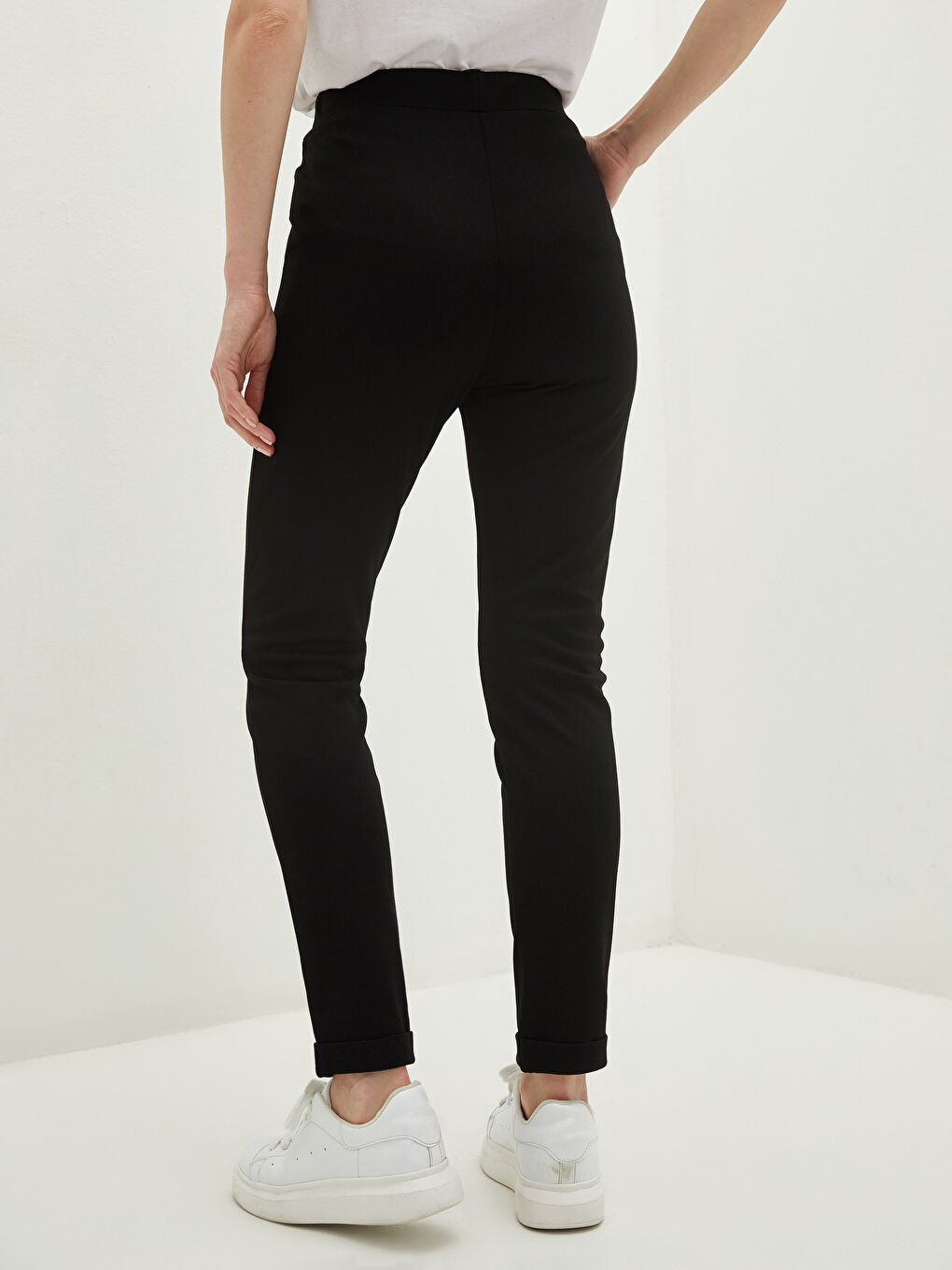 Elastic Waist Regular Pocket Detailed Women's Trousers-3