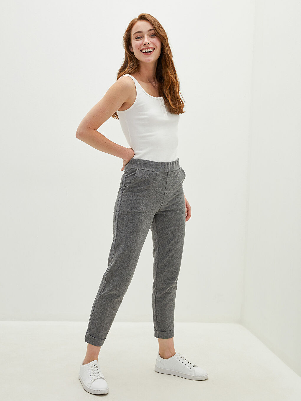 Женские спортивные штаны с эластичной резинкой на талии и карманами-1