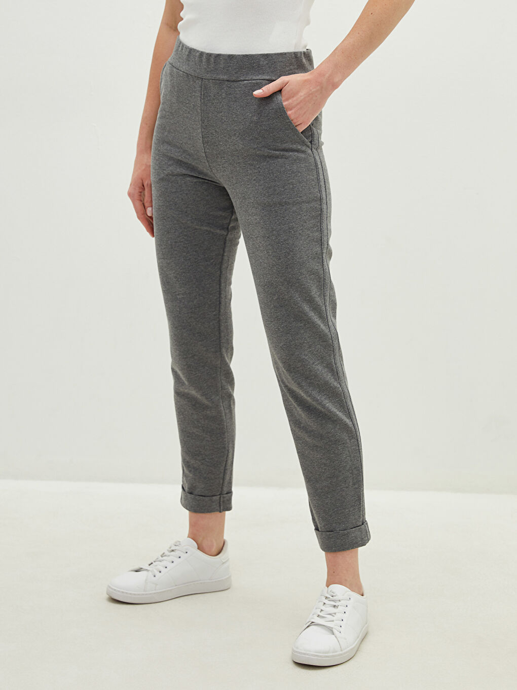 Женские спортивные штаны с эластичной резинкой на талии и карманами-2