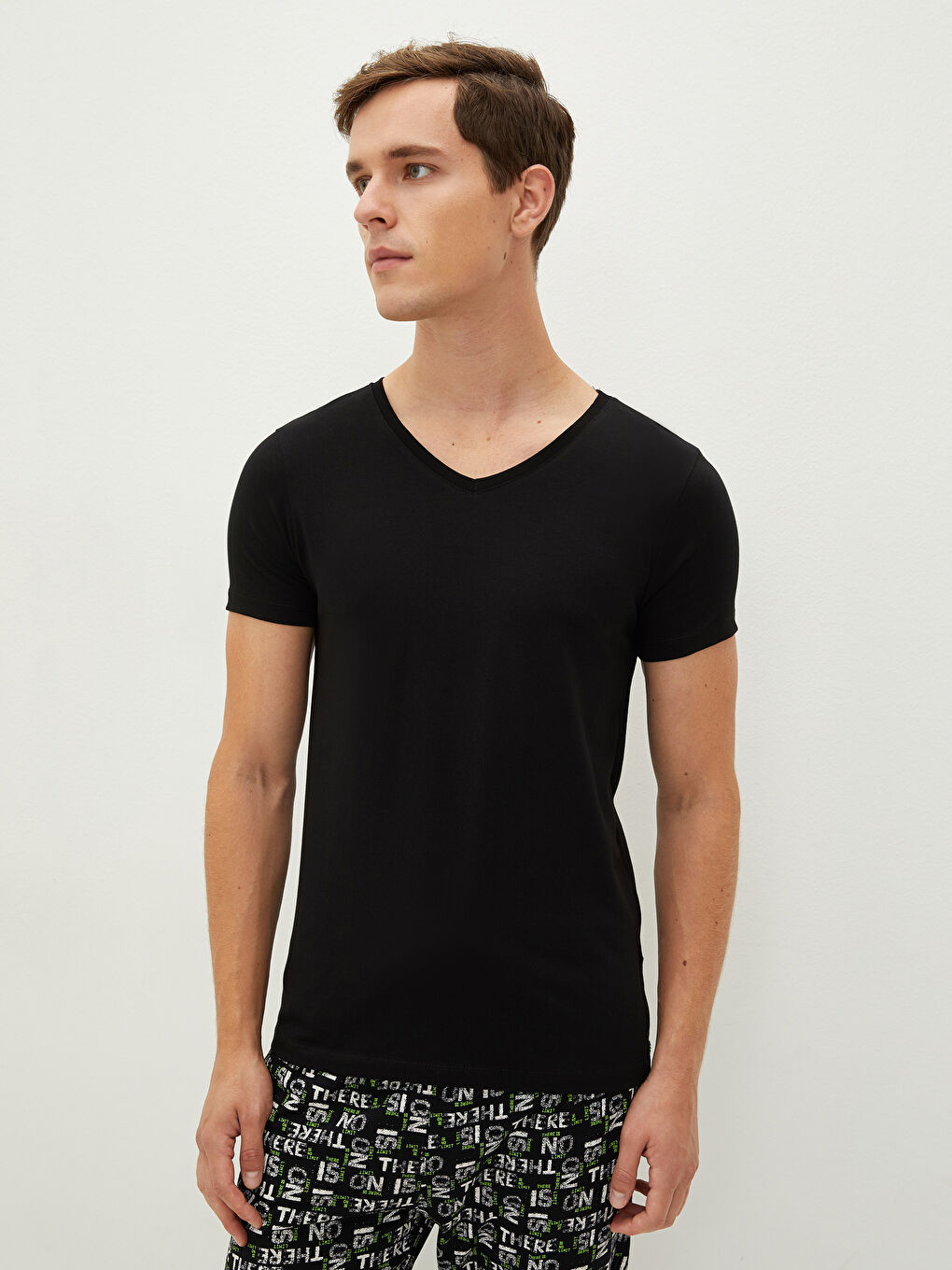 LC WAIKIKI V-Ausschnitt Kurzarm Baumwolle Unterhemd für Herren -W13975Z8-CVL