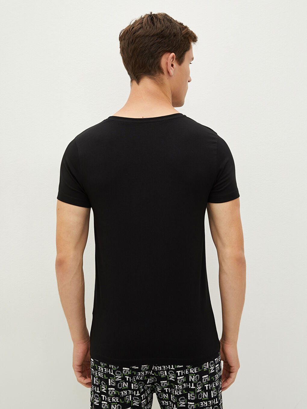 LC WAIKIKI V-Ausschnitt Kurzarm Baumwolle Unterhemd für Herren -W13975Z8-CVL
