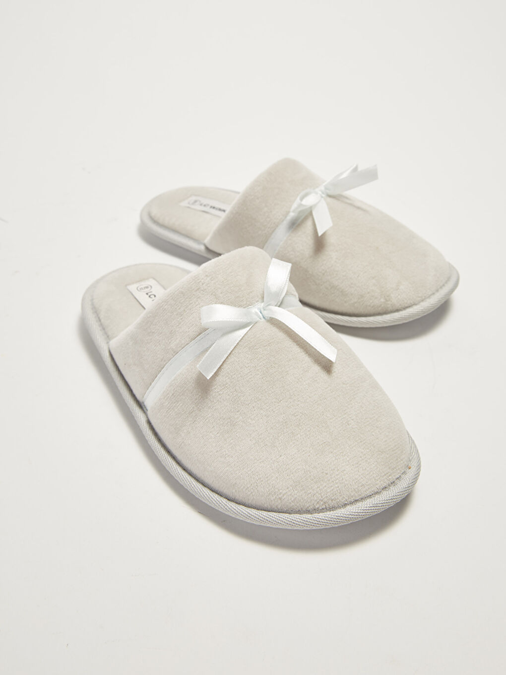LCW STEPS Hausschuhe für Damen mit geschlossener Vorderseite und Schleifendetail -W14063Z8-RRX