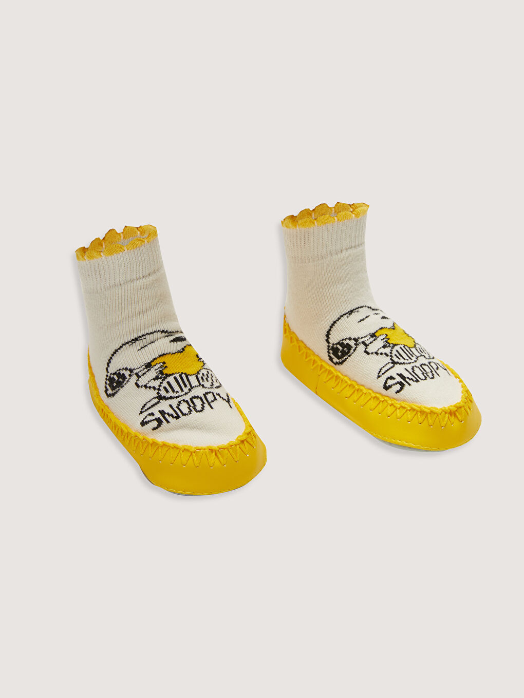 LCW baby Snoopy Baskılı Kız Bebek Ev Çorabı -W14093Z1-R9J
