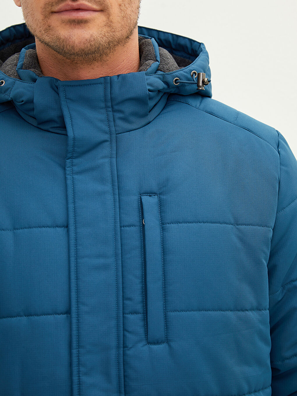 Dicker Herren-Steppmantel mit großer geformter Kapuze-2