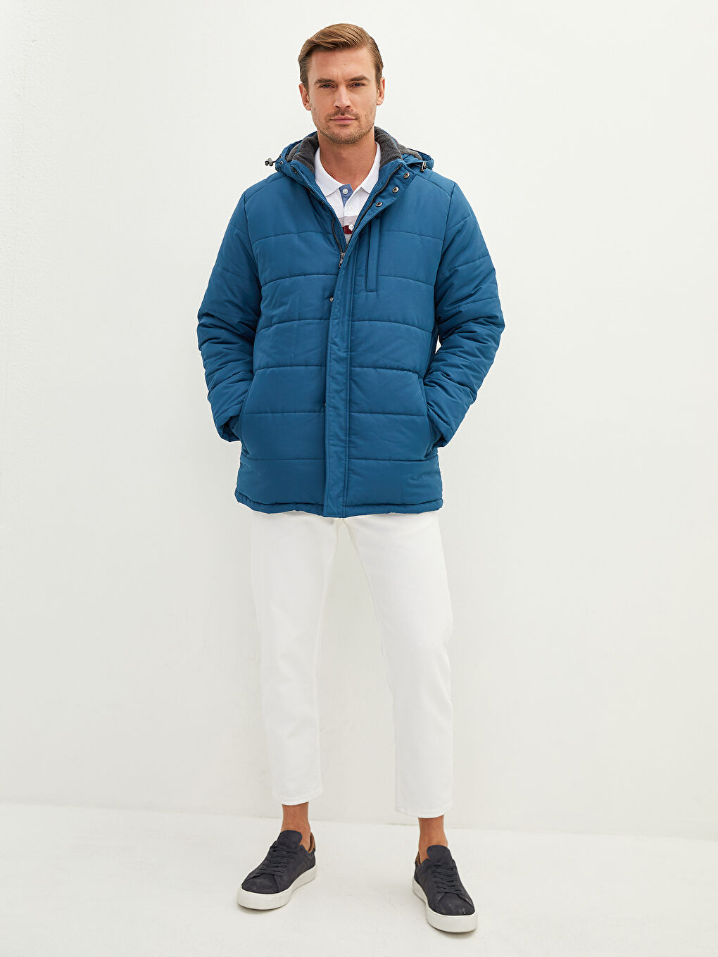 Dicker Herren-Steppmantel mit großer geformter Kapuze-3