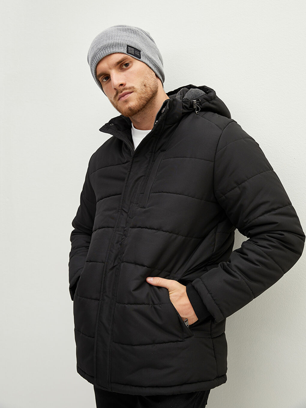LCWAIKIKI Classic Manteau Bouffant Épais pour Hommes Gonflable avec Grande Capuche Moldée -W14174Z8-CVL
