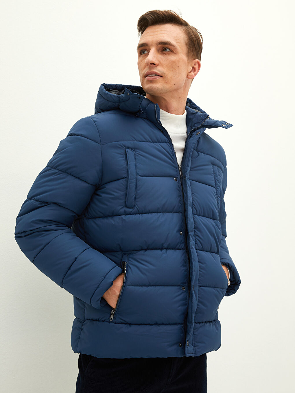 بالطو منتفخ بفتحة عادية بكابوش للرجال