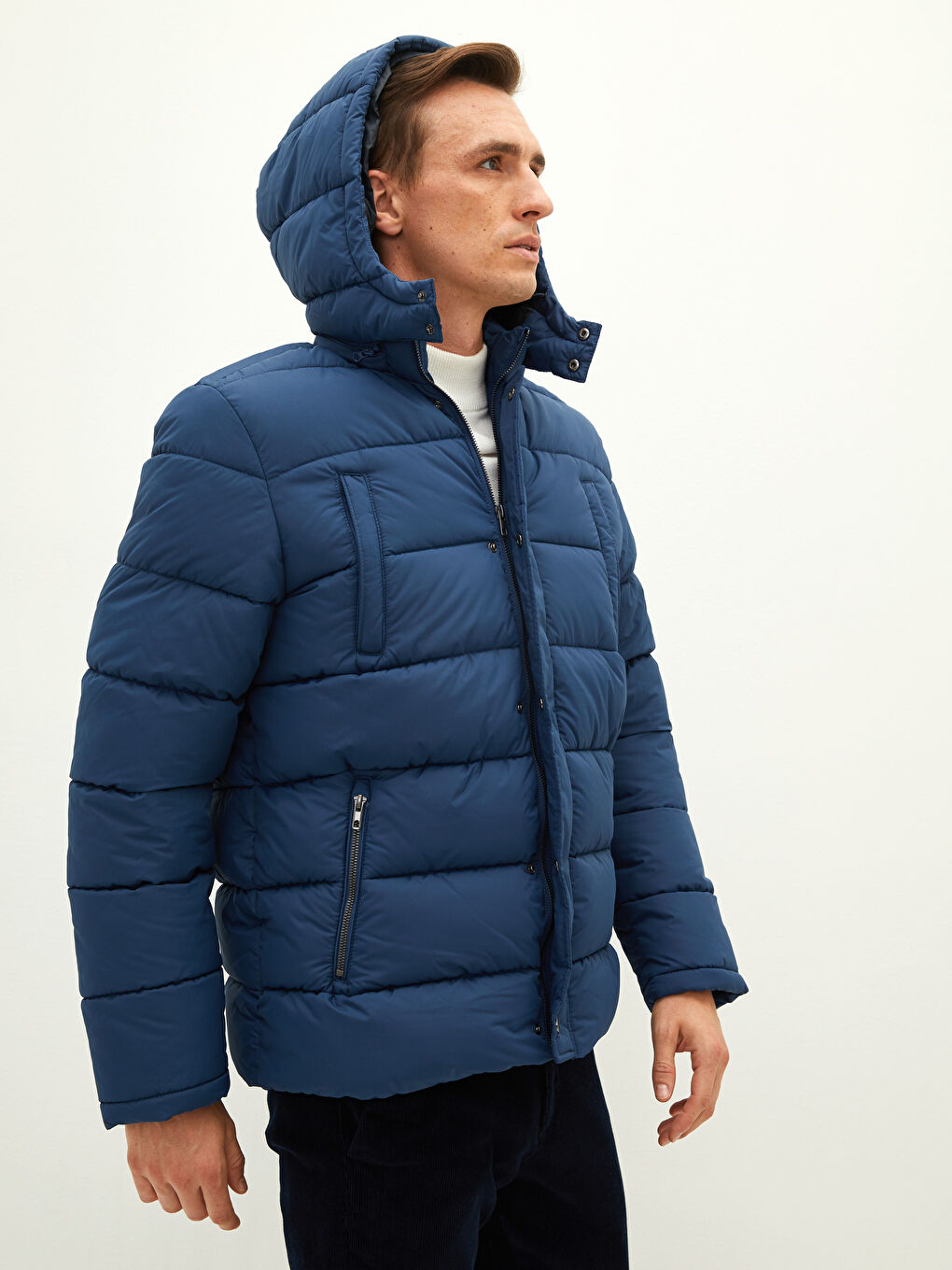 بالطو منتفخ بفتحة عادية بكابوش للرجال-1