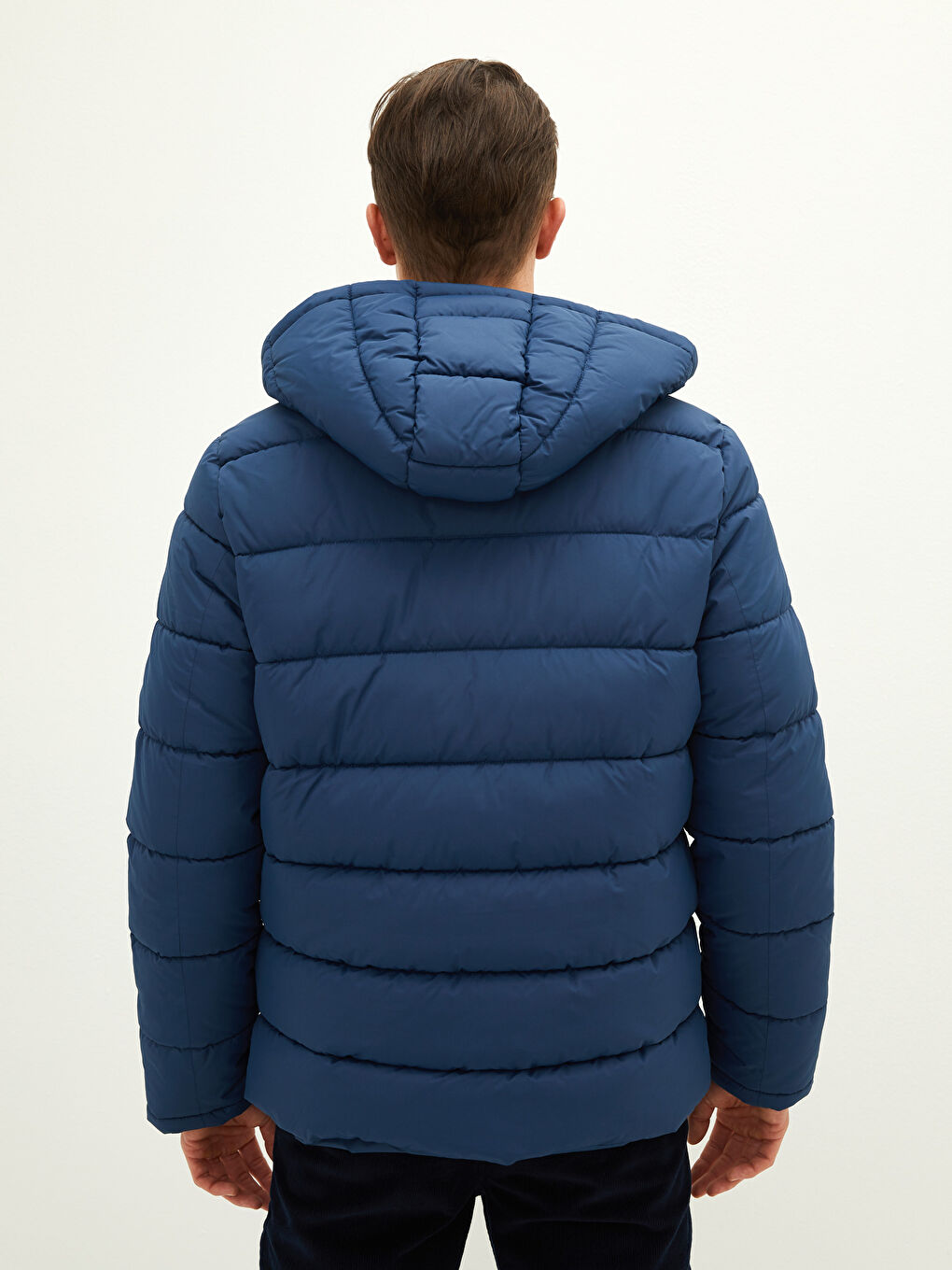 بالطو منتفخ بفتحة عادية بكابوش للرجال-6