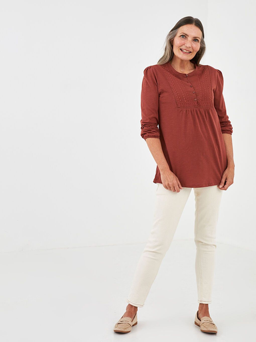 Blouse pour Femmes à Manches Longues Brodée avec Col Rond-3