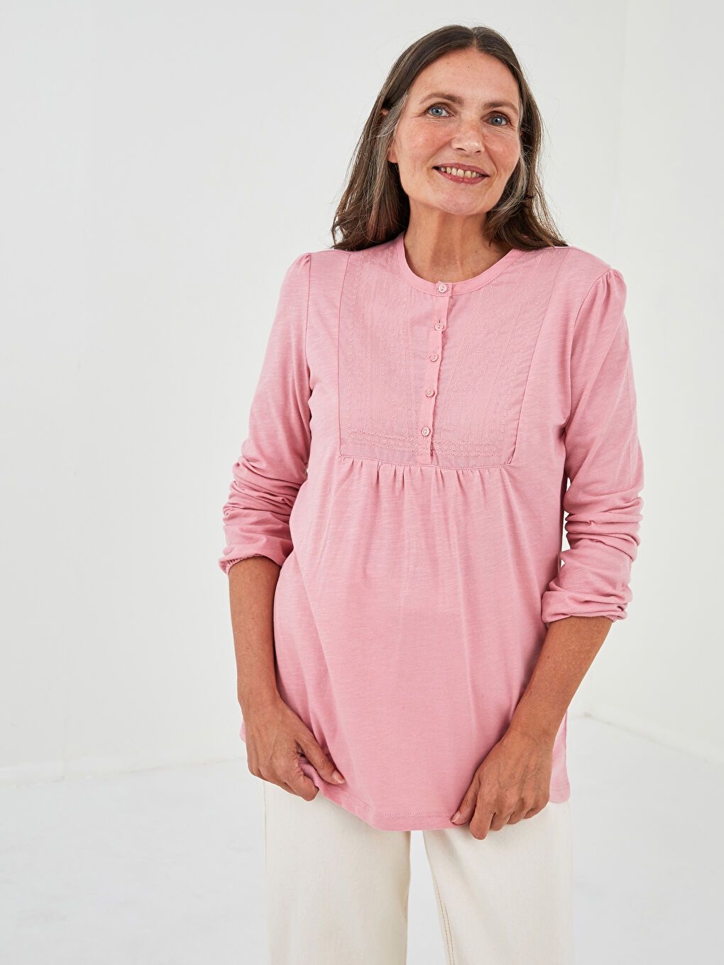 Pembe Bisiklet Yaka Nakışlı Uzun Kollu Kadın Bluz-1