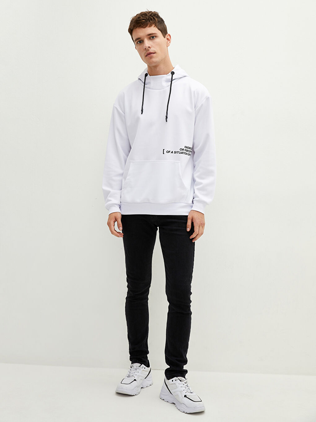 Beyaz Uzun Kollu Baskılı Erkek Hoodie-9